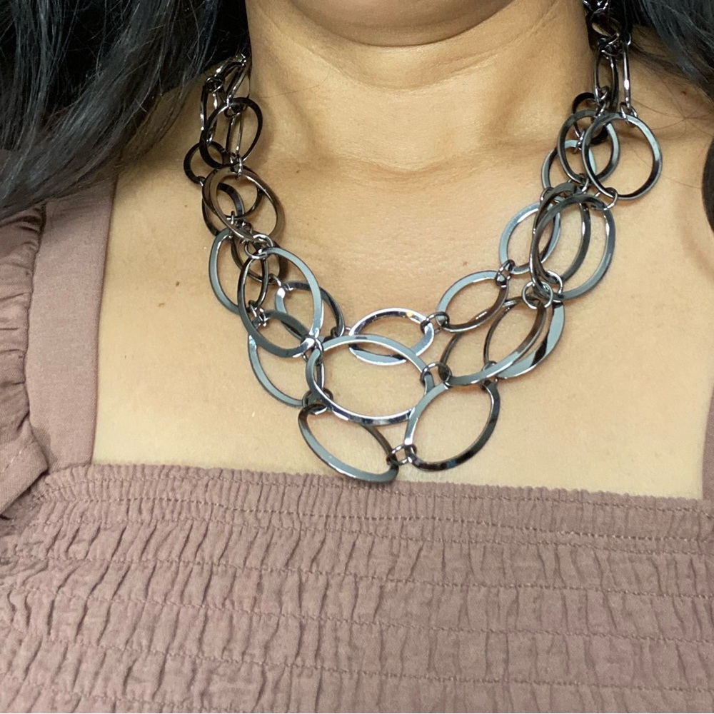 Bold Silver Layered Necklace with Interconnected Rings